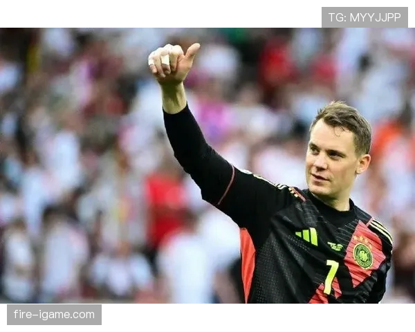 诺伊尔神勇扑救力保球门不失，传奇门将风采依旧